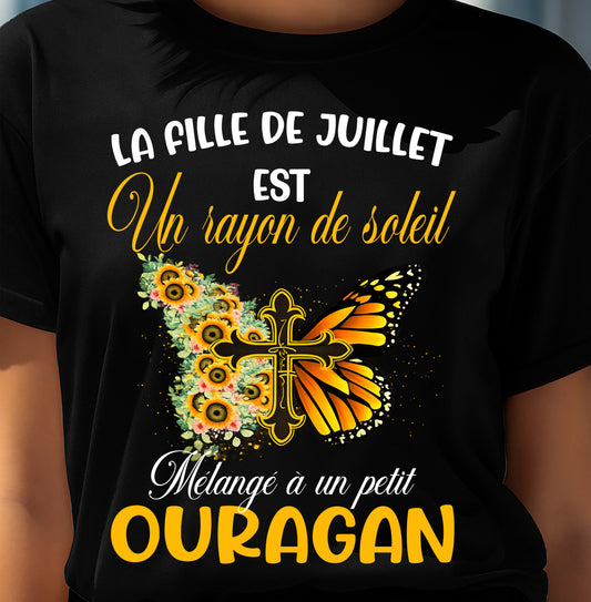JUILLET - LA FILLE DE JANVIER EST UN RAYON DE SOLEIL MÉLANGÉ À UN PETIT OURAGAN - FMA - FR/TRNN07 (SKU2603-153-07)