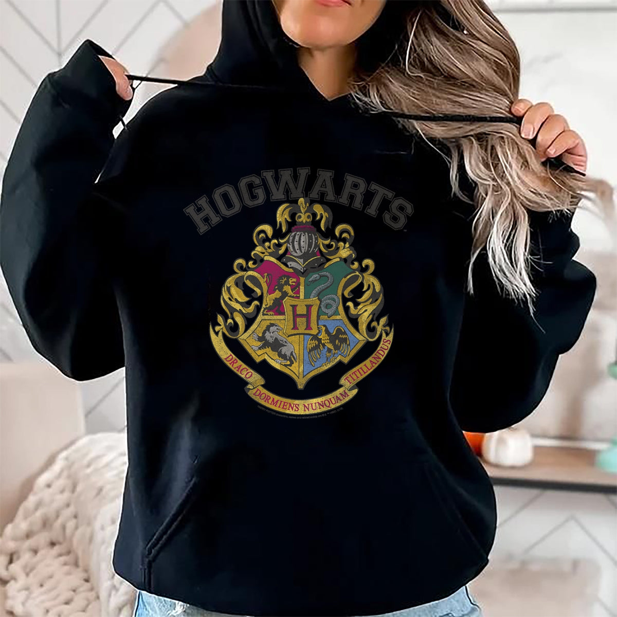 Christmas Shirts for Family, Funny christmas shirts, Christmas Unisex T-Shirt/Hoodie/Sweatshirt HLT00 - Harry Potter Hogwarts Vintage Crest Short Sleeve T-Shirt