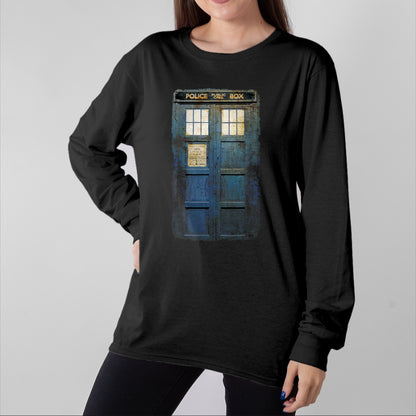 Best Doctor Shirt, Funny Doctor UnisexT-Shirt/Hoodie/Sweatshirt HLT00 - Cosplay Tardis Distressed Time-Traveller Sci-Fan T-Shirt